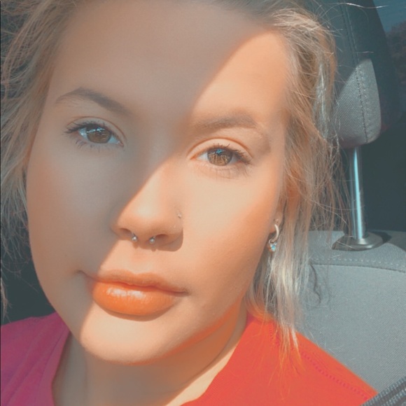 Meet your Posher, Cassidy - Picture 5 of 7